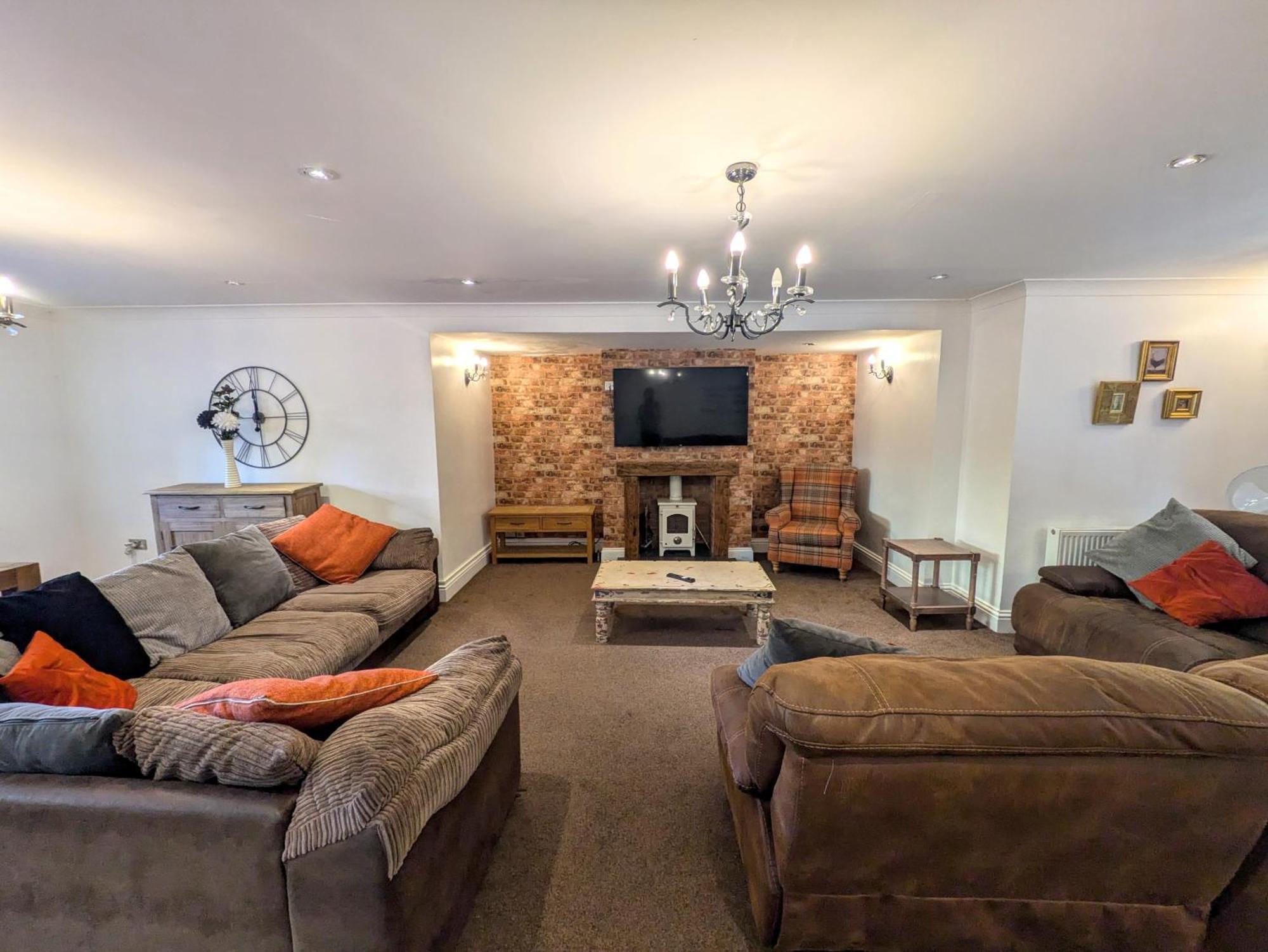 Spacious Home For Large Families And Contractors Wolverhampton Ngoại thất bức ảnh