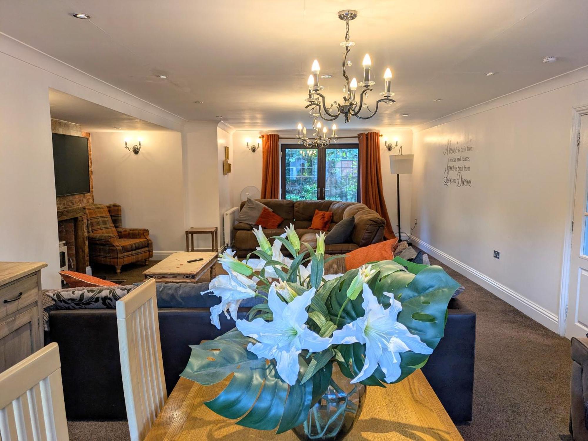 Spacious Home For Large Families And Contractors Wolverhampton Ngoại thất bức ảnh